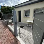 Casa Rielta, Tram E Parking