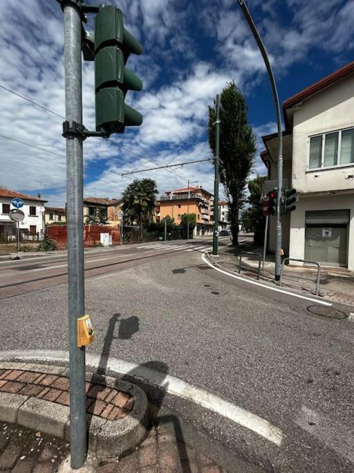 Casa Rielta, Tram E Parking